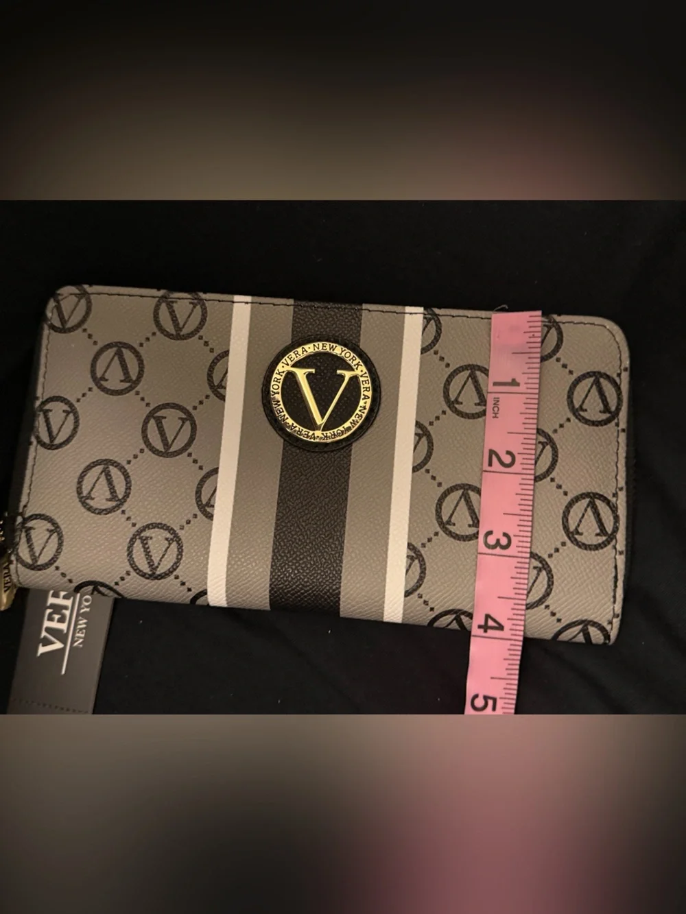 Vera Neumann vera signature